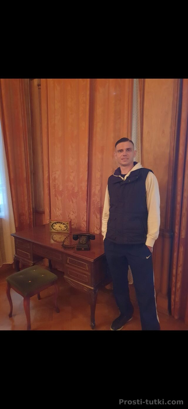 Мужчина Макс Военвед